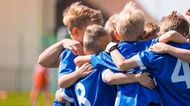 Uuring kinnitab: meeskonnasport on lapse vaimsele tervisele kasulik. Millised spordialad on aga hoopis kahjulikud?