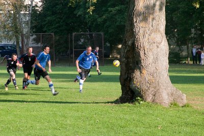Eesti Jalgpalli Liidu All Stars sõpruskohtumine Orissaare staadionil Orissaare meeskonnaga