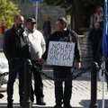 FOTOD | EKRE protestib parlamendi ees presidendivalimiste korra vastu, kohal ligi 100 inimest