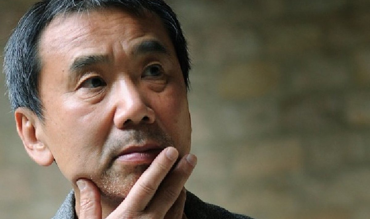 Millest mõtleb inimene jooksmise ajal? Enda sõnul Murakami ise ei mõtlegi millelegi, ja isegi kui mõtleb, on need ebaolulised aistingud, mis on tingitud ilmast või energiavarude puudumisest.