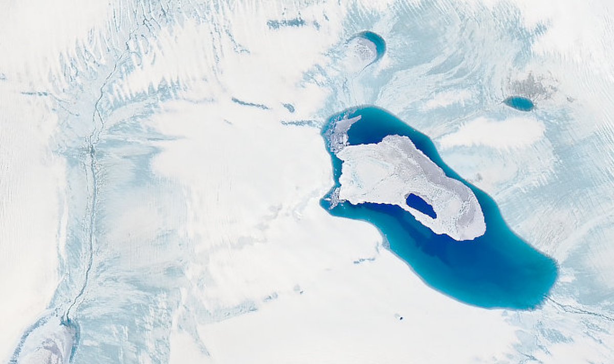 Gröönimaad katva jää sulamine servadelt on suveperioodil tavaline, kuid sel aastal on sulav ala erakordselt suur - ligi miljoni ruutkilomeetri suurune