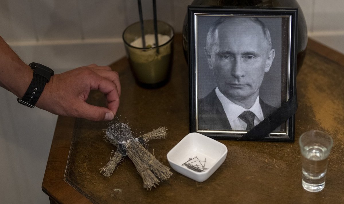 Ühte Kiievi restorani astudes saab külastaja Putinit sümboliseerivasse voodoo-nukku nõelu torgata.