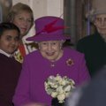 FOTOD | Alati laitmatult riides oleval kuninganna Elisabeth II-l juhtus piinlik moeapsakas