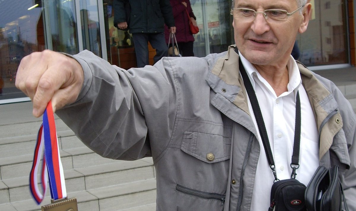Mihkel Laurits naases Eestisse MM-kullaga.