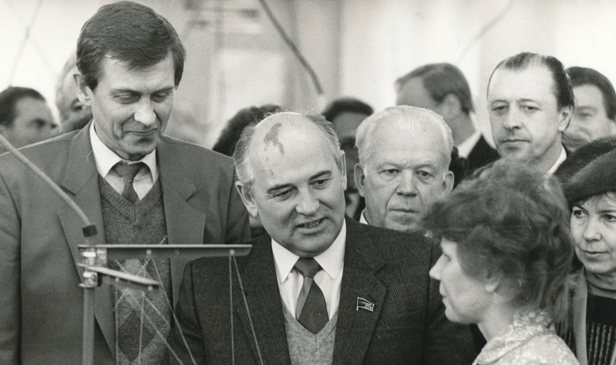 Gorbatšov keskel (foto: Maalehe arhiiv)