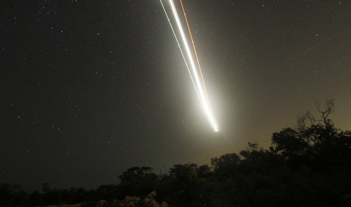 Illustreeriv pilt heledast meteoorist.