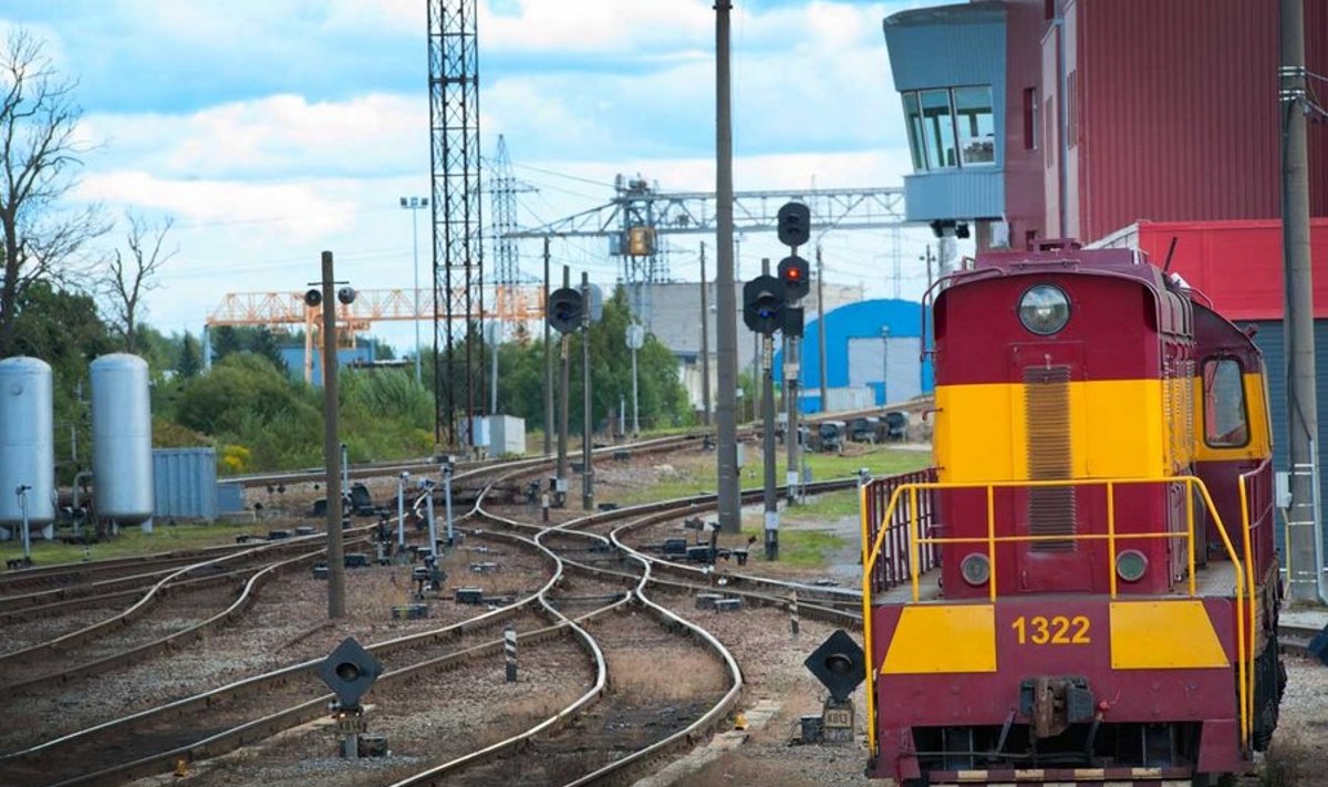 Vana staar: CME-3 tüüpi manöövervedur Tallinnas Ülemiste jaamas. Eesti Raudteele kuuluvate seda marki masinate keskmine vanus on 28,2 aastat, mootorid on aastatest 1966-1988. 