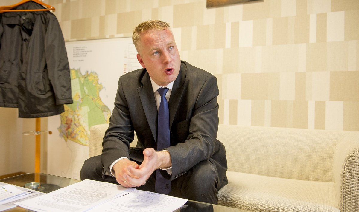 Eesti Linnade ja Valdade Liidu asedirektor Jan Trei ütleb, et omavalitsused peavad praegu tegelema hulga kriisidega ja digiarendusteks on tarvis, et riik appi tuleb.