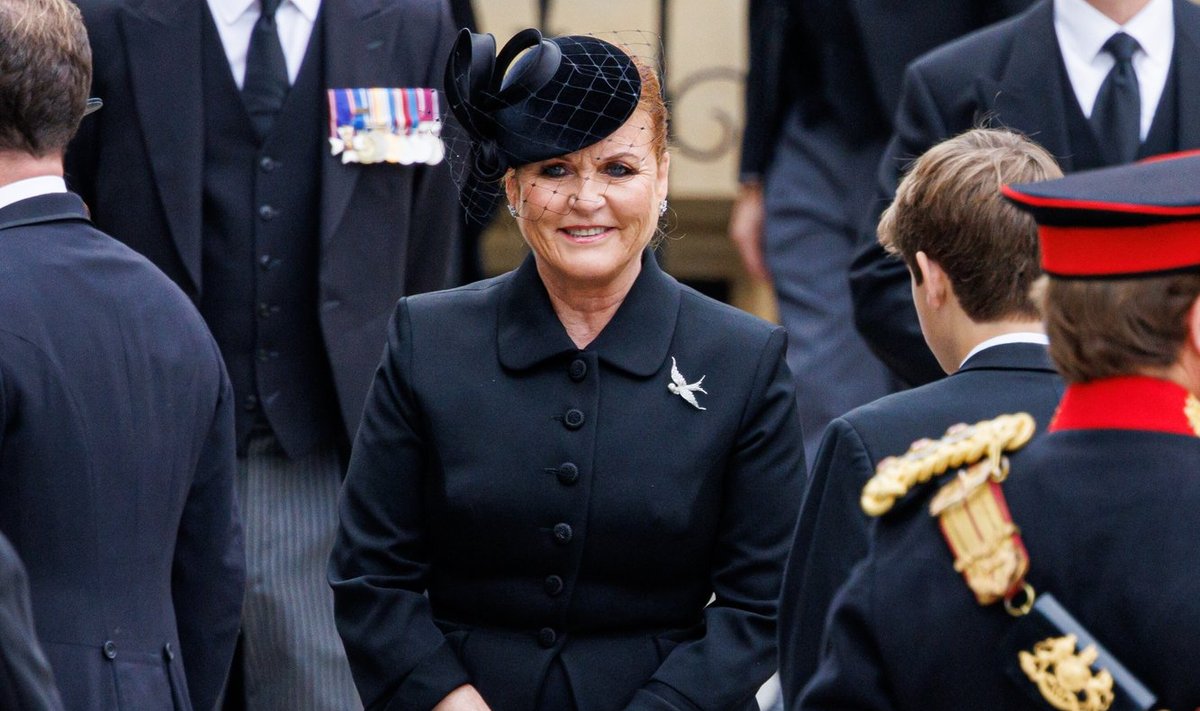 Sarah Ferguson kuninganna matustel.