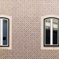 ФОТО | Новый тренд: обои для внешних стен. Как украсить фасад дома