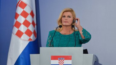“Дипломат, который может подоить корову”. Как президент Хорватии отказалась от роскоши и стала народной героиней?