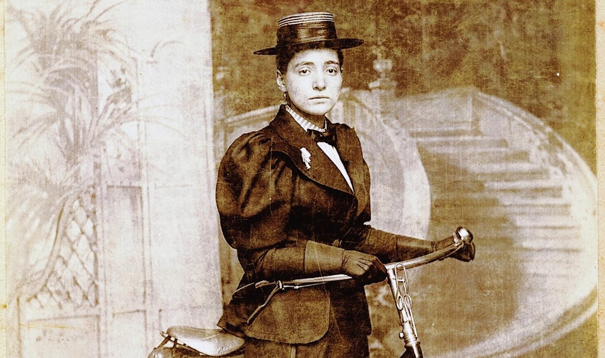 ANNIE LONDON-DERRY: Riias sündinud juuditari tegelik nimi oli Anna Cohen-Kopchovsky. Foto aastat 1896.