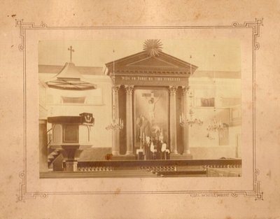 1889. aastal telliti uus altarimaal Julie Hagen-Schwarzilt.
