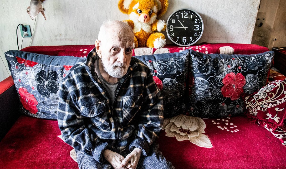 Juuni keskel sai Eesti Vigastatud Sõjameeste Ühingu MTÜ liige, 92-aastane Rein Tammet maksu- ja tolliametist teatise, et ta võlgneb Eesti riigile 960 eurot ja 3 senti.