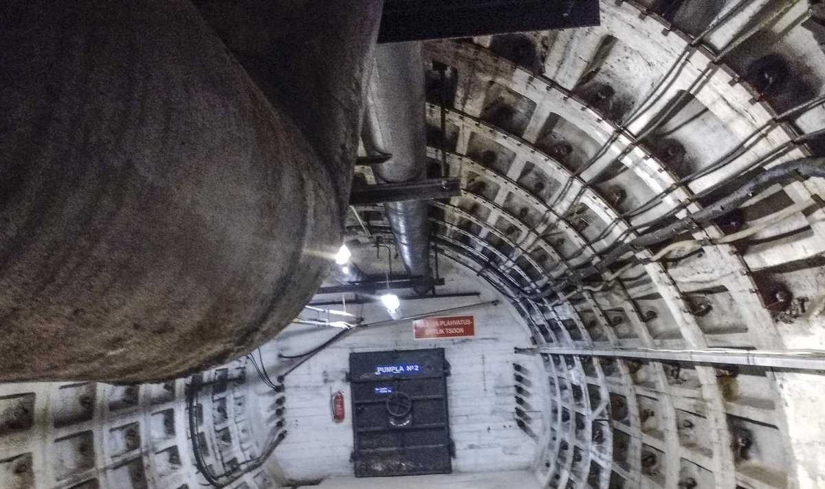 SÜGAVAL MAA ALL: Miiduranna all asub kolm kütuse mahutamiseks mõeldut tunnelit kogumahuga 50 000 kuupmeetrit. Pildil hoidla teeninduskäik.
