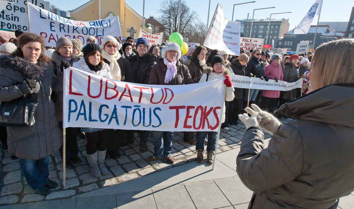 Õpetajate meeleavaldus 2012. aastal.
