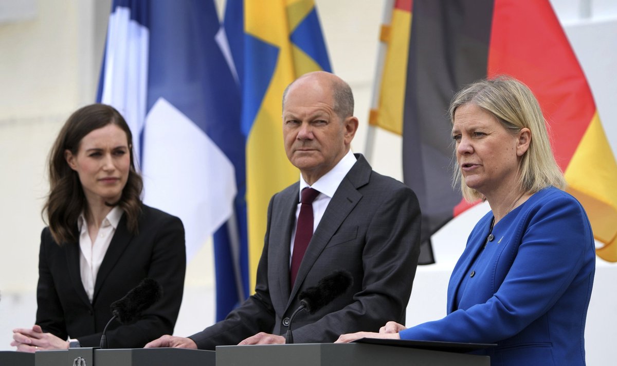 Soome peaminister Sanna Marin (vasakul) koos Saksamaa kantsleri Olaf Scholzi ja Rootsi peaministri Magdalena Anderssoniga.