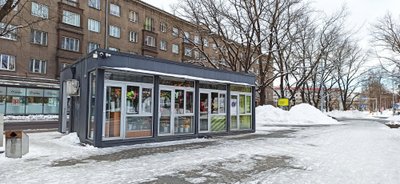 В цветочном киоске на Петровской уже ждут покупателей