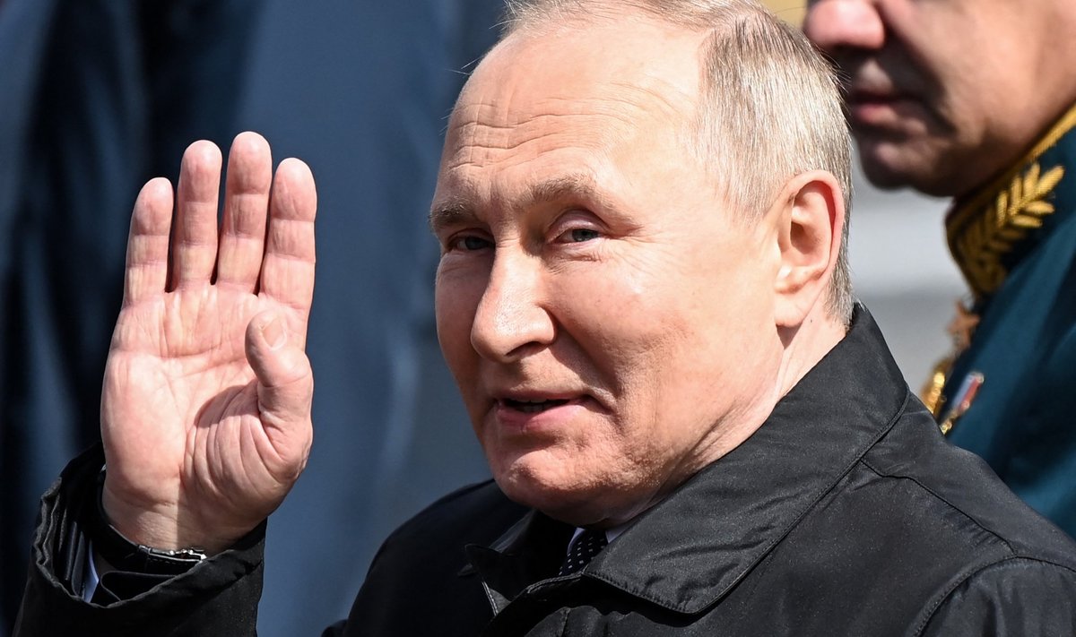Vladimir Putin 9. mail 2022 võidupüha tähistamas