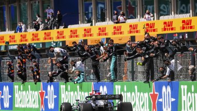 Red Bulli testisõitja kardab, et F1 finišitraditsioon võib traagiliselt lõppeda