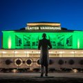 ФОТО | Театры "Эстония" и "Ванемуйне" окрасились в зеленый цвет в поддержку борьбы с коронавирусом