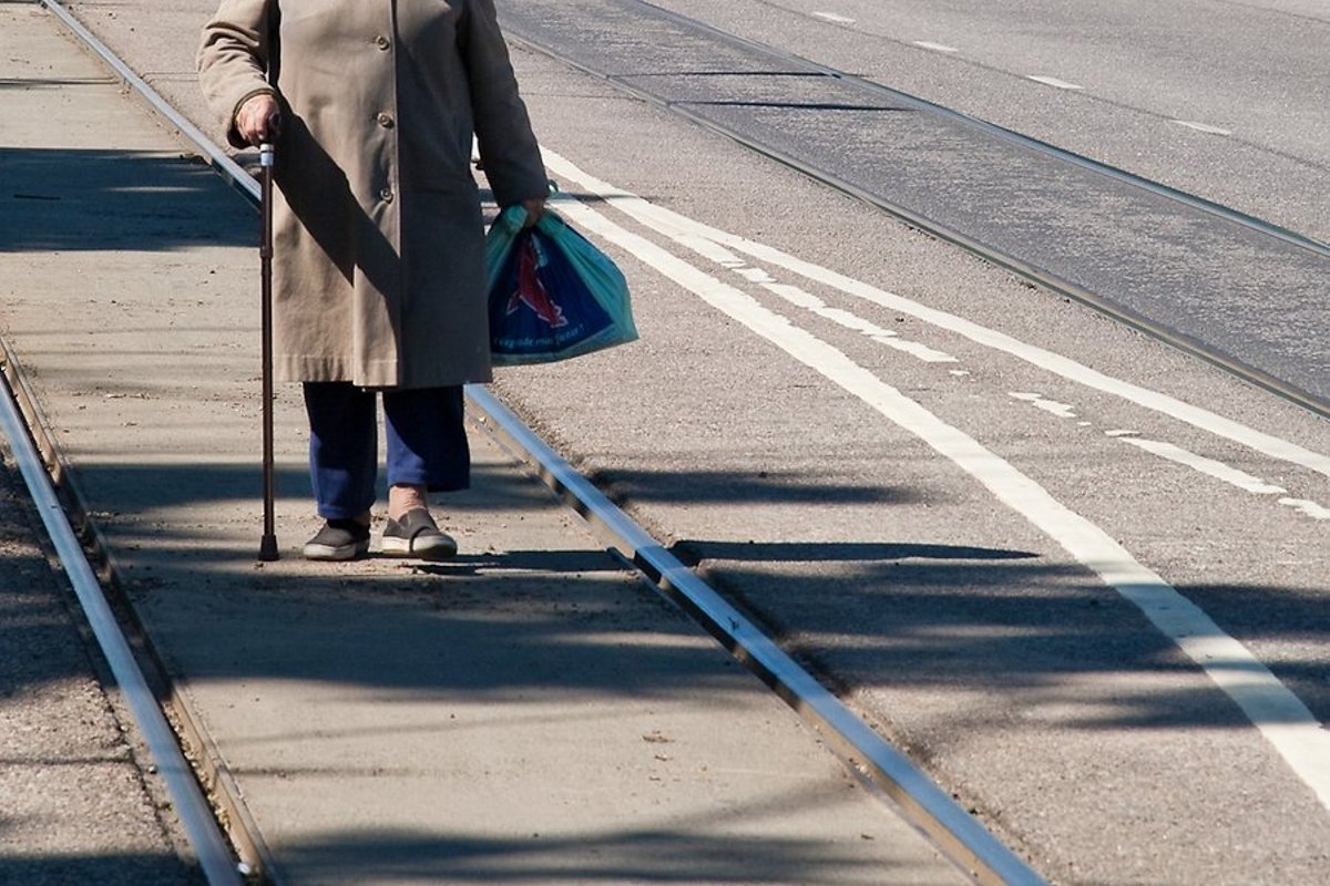 Пенсия в эстонии в 2024 году. Old Lady on the Street. Old Lady trying to Cross the Street. Robbing grandmothers at the Crossing. China Traditional grandma in Street.