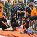ВИДЕО | На месте крушения индонезийского самолета найдены фрагменты тел