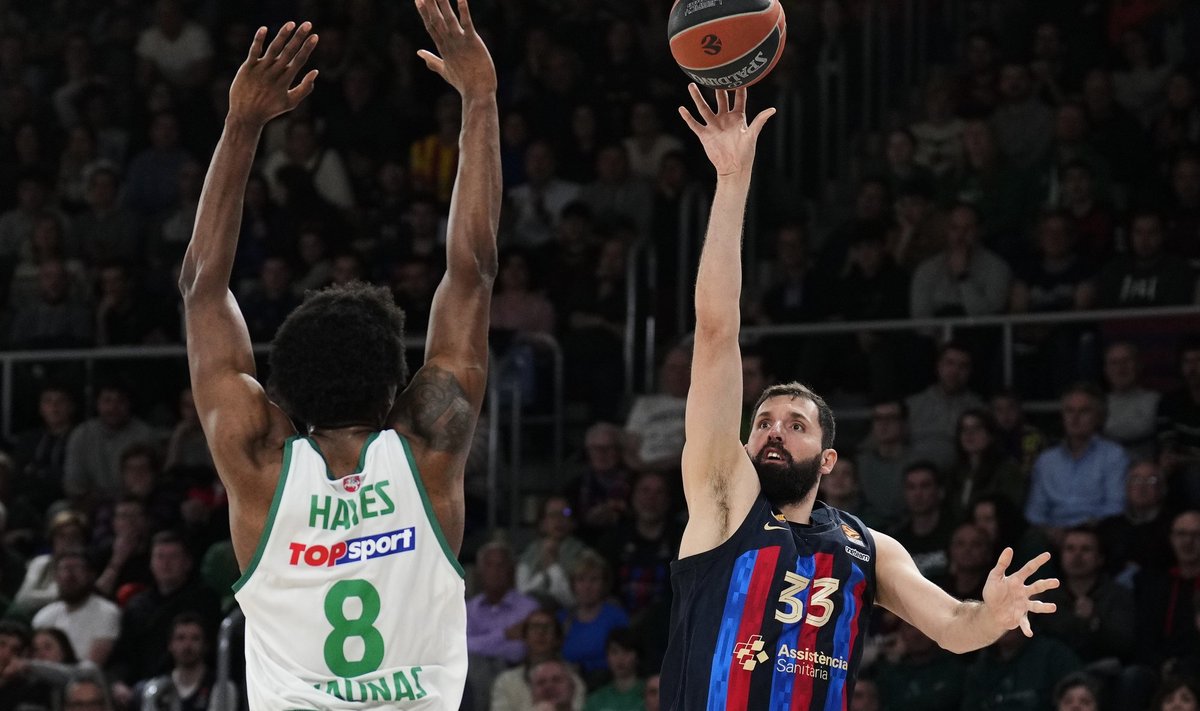 Nikola Mirotic (33).