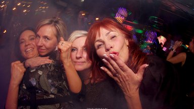FOTOD | Oi, milline möll! Legendaarsed plaadikeerutajad rõõmustasid rahvast peol Eesti Disko 50