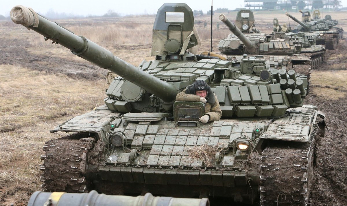 Т-72Б во время учений в Калининградской области
