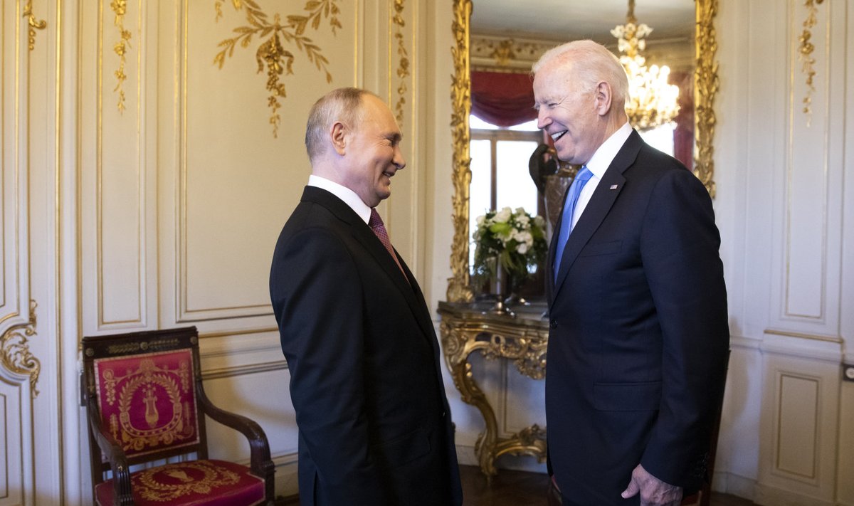 Naeratavad Putin ja Biden