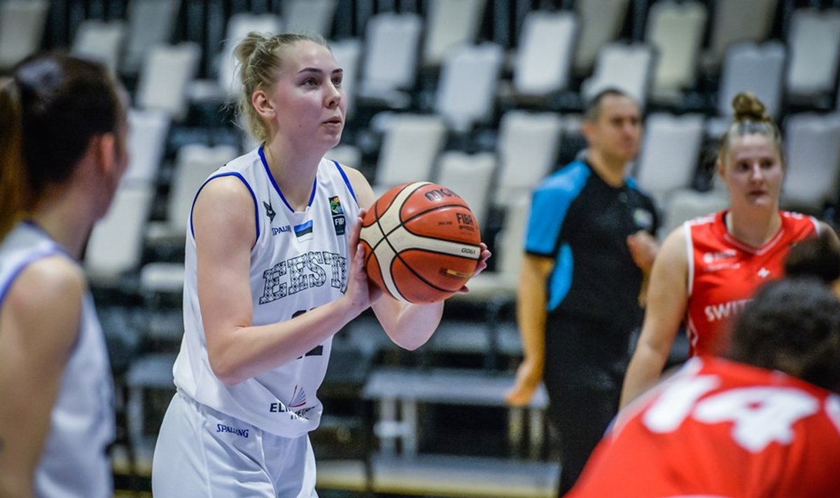 Martha-Liisa Oinitš Eesti koondise särgis