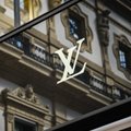 „Российский“ триколор и буква V: люксовый бренд Louis Vuitton попал в новый скандал из-за своей рекламы