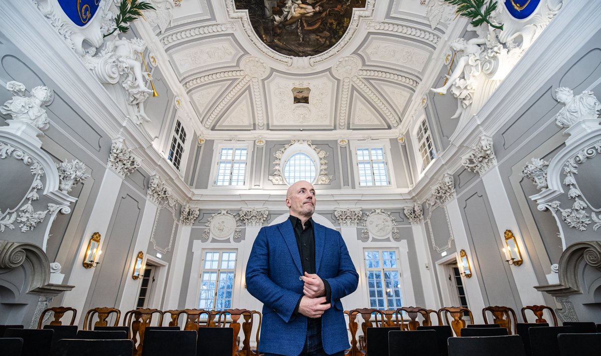 PAREMPOOLNE: Ilmar Raag erakonna telgis valimistralli kaasa ei tee, vaid on sellel ajal Ukrainas. „Kes minu poolt hääletaks, teeks seda niikuinii. Ka selleta, et ma käiksin talle tänaval kommi pakkumas.”