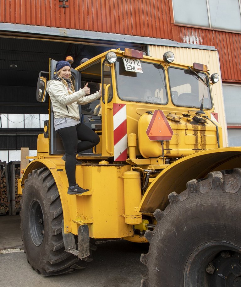 Istun aukartustäratavalt jõrisevasse Kirovetsi. Läksime!