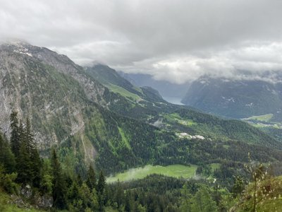 Motomatkajate vaade Alpidele