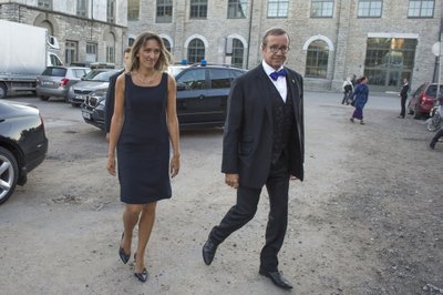 Toomas Hendrik Ilvese ja Ieva Kupce saabumine Arvo Pärdi kontserdile