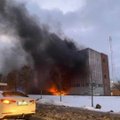 FOTOD | Jõhvi tehnoloogiakooli juures põles suur prügikonteiner