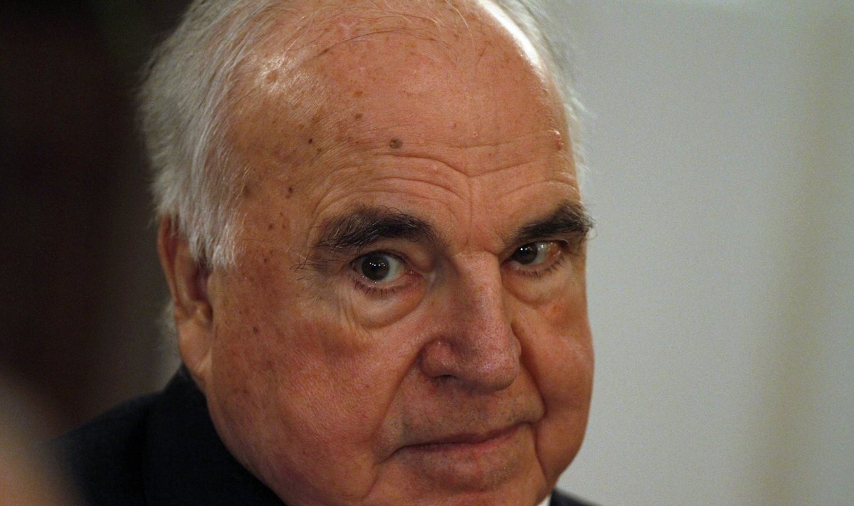 Former Chancellor of Germany Kohl attends a reception at the presidential palace in Berlin