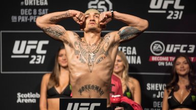 VIDEO | UFC suurmatš pakkus tõelise põnevusetenduse. Vinge võitluse järel tehti kiirabiautos koos pilti