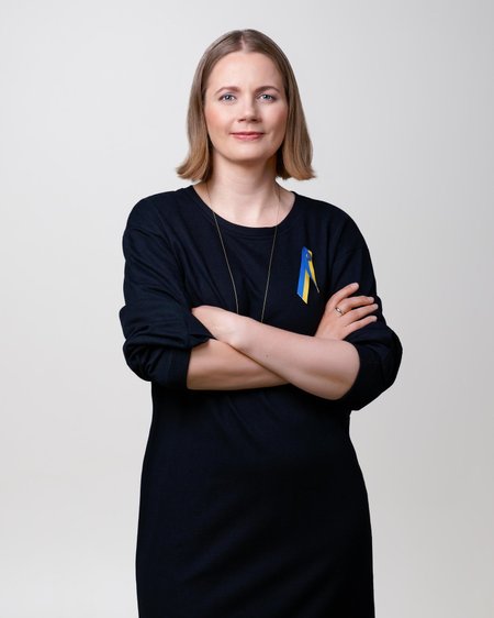 Ester Oras on Tartu Ülikooli analüütilise keemia ja arheoloogia kaasprofessor ning Baltimaade esimese biomolekulaararheoloogia labori Archemy rajaja. Ester on 2022. a L’Oreal-UNESCO noorte talentide Baltikumi programmi “Naised teaduses” stipendiaat.
