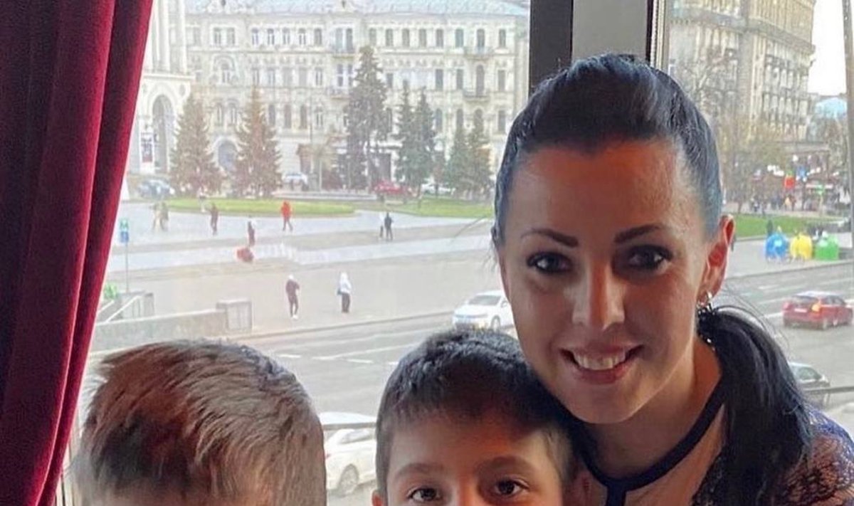 Алена уже два месяца не знает, где ее дети