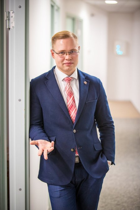 EI PIISAVA PÕHJUSETA JÄLITAMISELE! Advokaat Silver Reinsaar juurutab Eesti õiguses euroopalikke kombeid.