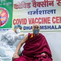 Tiibeti usujuht dalai-laama sai koroonavaktsiini süsti