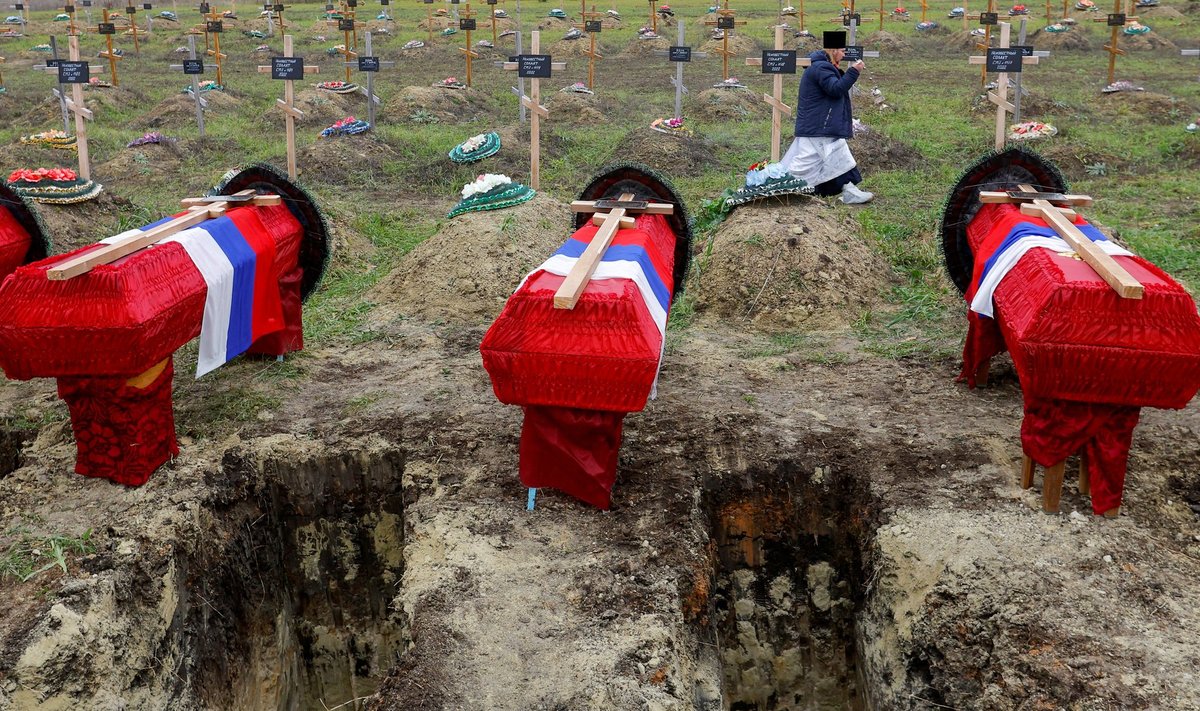 Похороны погибших военных в Луганске