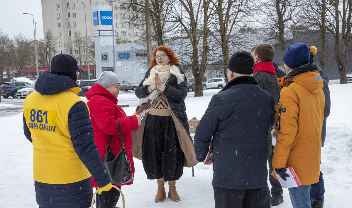 Yana Toom tänab prouat punases Keskerakonnale antud hääle eest.