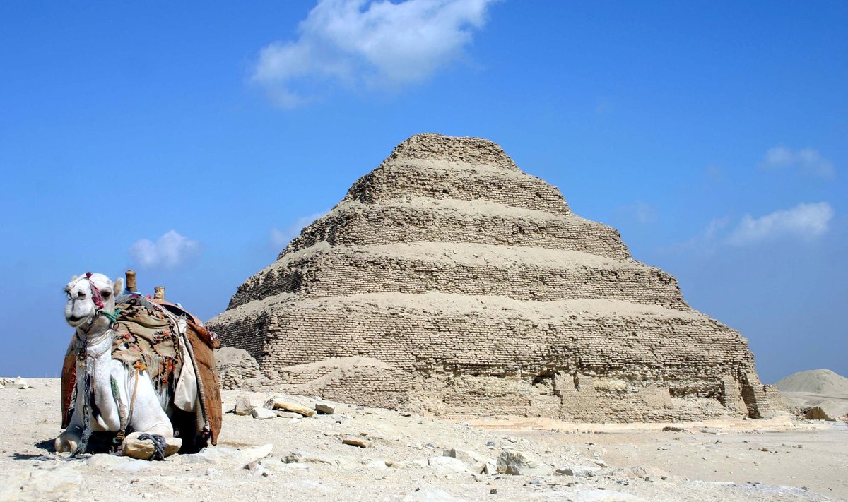 Muumia leiti kuulsa Sakkara astmikpüramiidi lähedalt