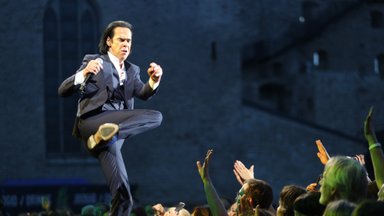 FOTOD | Vanameister rokkis Haapsalu veelgi kuumemaks: Nick Cave esines Haapsalus