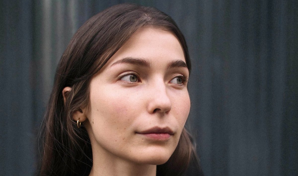 Britta Talumaa on toitumisteadlane ja -nõustaja. Ta otsustas omandada Londoni ülikooli kolledžis kliinilise toitumise ja rahvatervise magistrikraadi, et kõik tema kliendid saaksid öelda: “Mul on üks paberitega inimene, kes ütles, et ma ei pea dieedile minema.” Britta soov on aidata ka sul dieedikultuurile hüvasti öelda, intuitiivselt toituma õppida ja oma kehaga sõbraks saada.