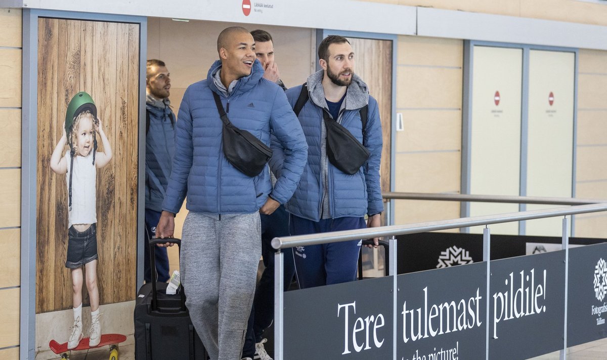Milano Powervolley võrkpallurid saabusid Eestisse teadmisega, et nad on terved. Neist jäi maha kaks nakatunud saarlast.